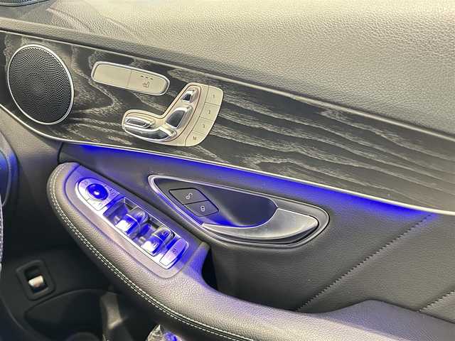 メルセデス・ベンツ Ｃ２２０ｄ アバンギャルド　AMGライン 福岡県 2019(平31)年 5.7万km 白