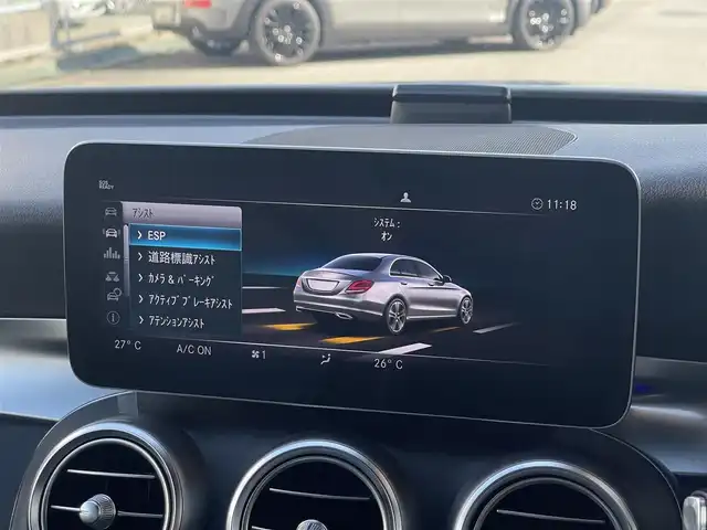 メルセデス・ベンツ Ｃ２２０ｄ アバンギャルド　AMGライン 山梨県 2019(平31)年 5.7万km ポーラホワイト 黒革　/純正ナビ／フルセグ　/Ｂカメラ　/ＡＣＣ　/ＢＳＭ　/アンビエントライト　/ＡｐｐｌｅＣａｒＰｌａｙ　/ＡｎｄｒｏｉｄＡｕｔｏ　/Ｂｌｕｅｔｏｏｔｈ　/メモリ付パワーシート　/シートヒーター　/ＬＥＤヘッドライト