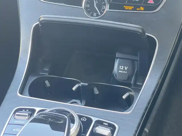メルセデス・ベンツ Ｃ２２０ｄ アバンギャルド　AMGライン 山梨県 2019(平31)年 5.7万km ポーラホワイト 黒革　/純正ナビ／フルセグ　/Ｂカメラ　/ＡＣＣ　/ＢＳＭ　/アンビエントライト　/ＡｐｐｌｅＣａｒＰｌａｙ　/ＡｎｄｒｏｉｄＡｕｔｏ　/Ｂｌｕｅｔｏｏｔｈ　/メモリ付パワーシート　/シートヒーター　/ＬＥＤヘッドライト