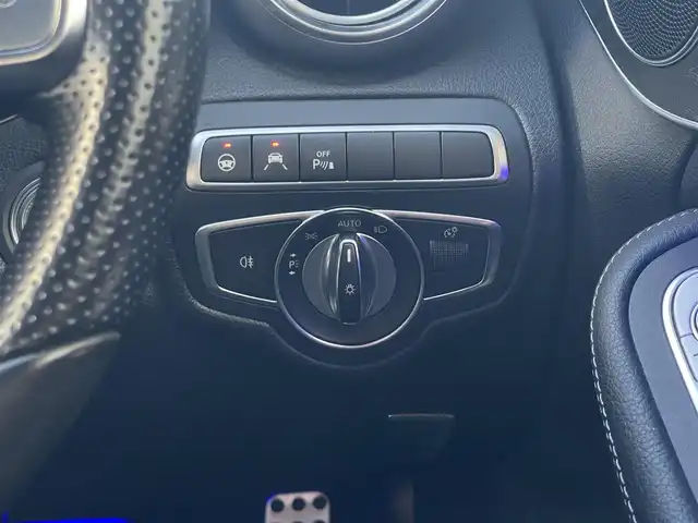 メルセデス・ベンツ Ｃ２２０ｄ アバンギャルド　AMGライン 山梨県 2019(平31)年 5.7万km ポーラホワイト 黒革　/純正ナビ／フルセグ　/Ｂカメラ　/ＡＣＣ　/ＢＳＭ　/アンビエントライト　/ＡｐｐｌｅＣａｒＰｌａｙ　/ＡｎｄｒｏｉｄＡｕｔｏ　/Ｂｌｕｅｔｏｏｔｈ　/メモリ付パワーシート　/シートヒーター　/ＬＥＤヘッドライト