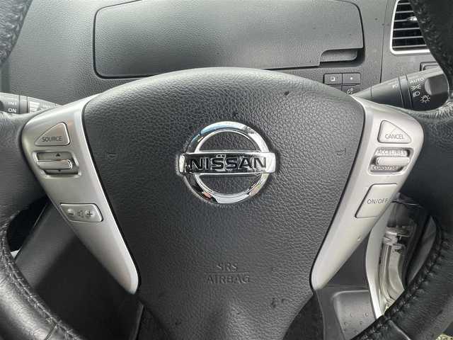 日産 セレナ HWS S HV Vセレ +Sefty 群馬県 2015(平27)年 5.9万km ブリリアントシルバー ワンオーナー/純正SDナビ、地デジ、Bluetooth、CD、DVD/アラウンドビューモニター/エマージェンシーブレーキ/クルーズコントロール/ウインカーミラー/革巻きステア/両側パワースライドドア/コーナーセンサー（前後）/ETC/LEDヘッドライト/スマートキー×２/ドアバイザー/保証書、取説