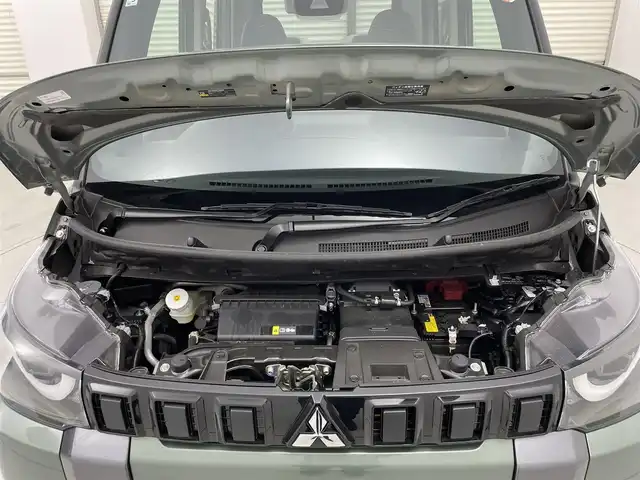 三菱 デリカミニ T プレミアム 茨城県 2025(令7)年 0.1千km ＤグリーンⅡ 届出済未使用車/純正9型DA/全周囲カメラ/デジタルインナーミラー/リヤサーキュレーター（プラズマクラスター付）/衝突被害軽減ブレーキ/車線逸脱抑制装置/レーダークルーズコントロール/オートマチックハイビーム/クリアランスソナー/両側電動スライドドア/ハーフレザーシート/シートヒーター/ステアリングヒーター/純正15インチAW/LEDヘッドライト/スマートキー