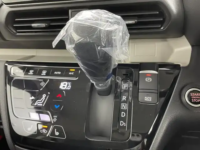 三菱 デリカミニ T プレミアム 茨城県 2025(令7)年 0.1千km ＤグリーンⅡ 届出済未使用車/純正9型DA/全周囲カメラ/デジタルインナーミラー/リヤサーキュレーター（プラズマクラスター付）/衝突被害軽減ブレーキ/車線逸脱抑制装置/レーダークルーズコントロール/オートマチックハイビーム/クリアランスソナー/両側電動スライドドア/ハーフレザーシート/シートヒーター/ステアリングヒーター/純正15インチAW/LEDヘッドライト/スマートキー