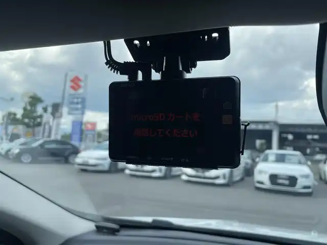 ボルボ Ｖ４０ T3 クラシックエディション 滋賀県 2019(令1)年 3.6万km アイスホワイト パノラマガラスルーフ/harman/kardonサウンド/インテリセーフ/黒革/・前席パワーシート/・前席シートヒーター /衝突軽減ブレーキ/ACC/BLIS/LKA/純正ナビ/（BT/USB/DTV）/バックカメラ/バックソナー/ETC/ドライブレコーダー/純正17インチAW
