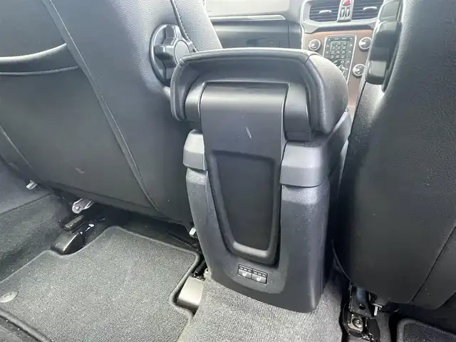 ボルボ Ｖ４０ T3 クラシックエディション 滋賀県 2019(令1)年 3.6万km アイスホワイト パノラマガラスルーフ/harman/kardonサウンド/インテリセーフ/黒革/・前席パワーシート/・前席シートヒーター /衝突軽減ブレーキ/ACC/BLIS/LKA/純正ナビ/（BT/USB/DTV）/バックカメラ/バックソナー/ETC/ドライブレコーダー/純正17インチAW