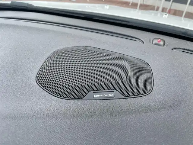 ボルボ Ｖ４０ T3 クラシックエディション 滋賀県 2019(令1)年 3.6万km アイスホワイト パノラマガラスルーフ/harman/kardonサウンド/インテリセーフ/黒革/・前席パワーシート/・前席シートヒーター /衝突軽減ブレーキ/ACC/BLIS/LKA/純正ナビ/（BT/USB/DTV）/バックカメラ/バックソナー/ETC/ドライブレコーダー/純正17インチAW