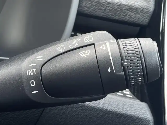 ボルボ ＸＣ４０ T4 AWD Rデザイン 三重県 2019(令1)年 3.6万km クリスタルホワイトP/ブラック ワンオーナー/ACC/インテリセーフ /純正ナビ/TV/360°カメラ/電動リアゲート/AppleCarPlay/AndroidAuto/ETC2.0/ハーフレザー/シートヒーター/ステアリングヒーター/LEDヘッドライト/純正AW19インチ