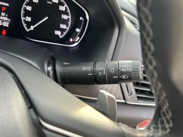 ホンダ アコード EX 富山県 2020(令2)年 3.5万km クリスタルブラックパール サンルーフ/ブラインドスポットモニター/純正ナビ/クリアランスソナー/レーダークルーズコントロール/衝突軽減ブレーキ/レーンキープアシスト/標識認識機能/先行車発標識進お知らせ機能/オートマチックハイビーム/パドルシフト/バックカメラ/純正SDナビ/フルセグTV/Bluetooth/ビルトインETC/全席シートヒーター/パワーシートD＋N席/レザーシート/運転席ドライビングポジションシステム/純正18インチアルミホイール/スタッドレスタイヤ　4本車載