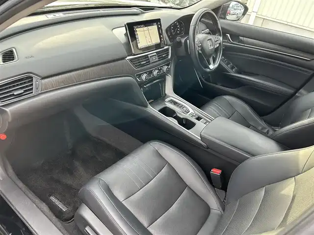 ホンダ アコード EX 富山県 2020(令2)年 3.5万km クリスタルブラックパール サンルーフ/ブラインドスポットモニター/純正ナビ/クリアランスソナー/レーダークルーズコントロール/衝突軽減ブレーキ/レーンキープアシスト/標識認識機能/先行車発標識進お知らせ機能/オートマチックハイビーム/パドルシフト/バックカメラ/純正SDナビ/フルセグTV/Bluetooth/ビルトインETC/全席シートヒーター/パワーシートD＋N席/レザーシート/運転席ドライビングポジションシステム/純正18インチアルミホイール/スタッドレスタイヤ　4本車載