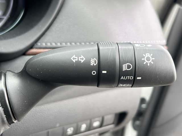 トヨタ ハリアー Z 愛知県 2022(令4)年 1.3万km ホワイトパールクリスタルシャイン ワンオーナー/トヨタセーフティセンス/モデリスタエアロパーツ/純正ナビ　ＢＴ／フルセグ/レーダークルーズコントロール/アラウンドビューモニター/調光パノラマルーフ/デジタルインナーミラー/JBL/ブラインドスポットモニター/ハーフレザー/パワーシート/パワーバックドア/コーナーセンサー/前後ドライブレコーダー/ビルトインETC/純正フロアマット/純正アルミホイール/ステアリングスイッチ/LEDオートライト/アイドリングストップ