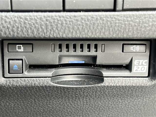 トヨタ ハリアー Z 愛知県 2022(令4)年 1.3万km ホワイトパールクリスタルシャイン ワンオーナー/トヨタセーフティセンス/モデリスタエアロパーツ/純正ナビ　ＢＴ／フルセグ/レーダークルーズコントロール/アラウンドビューモニター/調光パノラマルーフ/デジタルインナーミラー/JBL/ブラインドスポットモニター/ハーフレザー/パワーシート/パワーバックドア/コーナーセンサー/前後ドライブレコーダー/ビルトインETC/純正フロアマット/純正アルミホイール/ステアリングスイッチ/LEDオートライト/アイドリングストップ