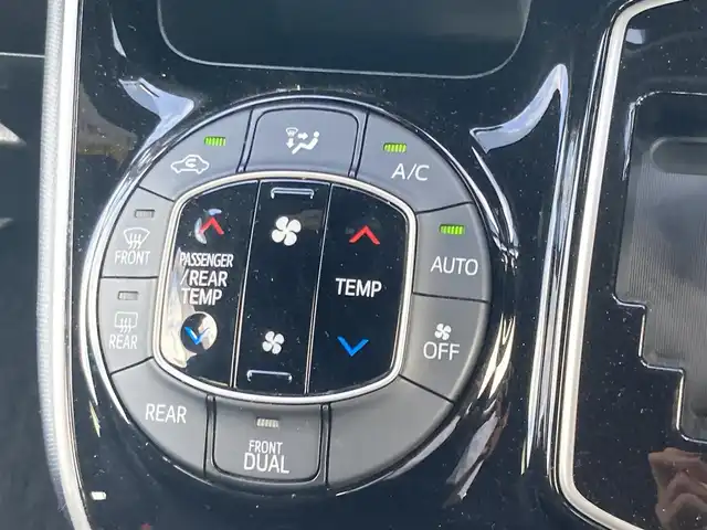 トヨタ ヴォクシー ZS 煌 島根県 2018(平30)年 7.3万km ブラッキッシュアゲハガラスフレーク ディーラーOP SDナビ(CD/DVD/BT/フルセグ)/バックカメラ/両側パワースライドドア /クルーズコントロール/プリクラッシュセーフティー/レーンディパーチャーアラート/オートハイビーム/オートライト/クルーズコントロール/ビルトインETC/前方ドライブレコーダー/電動格納ミラー/ミラーウィンカー /純正フロアマット
