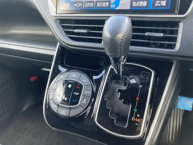 トヨタ ヴォクシー ZS 煌 島根県 2018(平30)年 7.3万km ブラッキッシュアゲハガラスフレーク ディーラーOP SDナビ(CD/DVD/BT/フルセグ)/バックカメラ/両側パワースライドドア /クルーズコントロール/プリクラッシュセーフティー/レーンディパーチャーアラート/オートハイビーム/オートライト/クルーズコントロール/ビルトインETC/前方ドライブレコーダー/電動格納ミラー/ミラーウィンカー /純正フロアマット