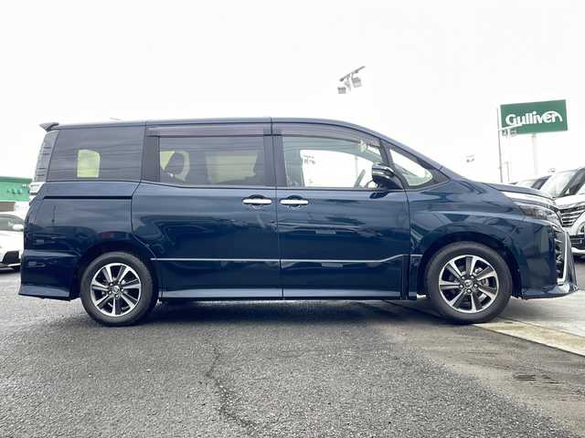 トヨタ ヴォクシー ZS 煌Ⅱ 徳島県 2019(令1)年 3.6万km ブラッキッシュアゲハガラスフレーク 純正9型SDナビ　NSZT-Y68T/（BT/ラジオ/DISC/SD）/フリップダウンモニター/バックカメラ/純正16インチアルミホイール/ワンオーナー/前後コーナーセンサー/アイドリングストップ/クルーズコントロール/両側電動スライドドア/ドライブレコーダー/ETC/ステアリングリモコン/LEDヘッドライト/純正ドアバイザー/オートライト/セーフティセンス
