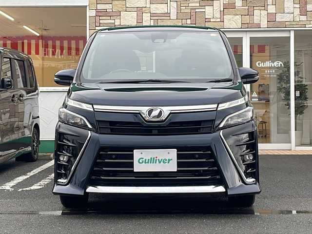 トヨタ ヴォクシー ZS 煌Ⅱ 徳島県 2019(令1)年 3.6万km ブラッキッシュアゲハガラスフレーク 純正9型SDナビ　NSZT-Y68T/（BT/ラジオ/DISC/SD）/フリップダウンモニター/バックカメラ/純正16インチアルミホイール/ワンオーナー/前後コーナーセンサー/アイドリングストップ/クルーズコントロール/両側電動スライドドア/ドライブレコーダー/ETC/ステアリングリモコン/LEDヘッドライト/純正ドアバイザー/オートライト/セーフティセンス