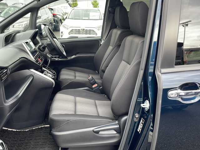 トヨタ ヴォクシー ZS 煌Ⅱ 徳島県 2019(令1)年 3.6万km ブラッキッシュアゲハガラスフレーク 純正9型SDナビ　NSZT-Y68T/（BT/ラジオ/DISC/SD）/フリップダウンモニター/バックカメラ/純正16インチアルミホイール/ワンオーナー/前後コーナーセンサー/アイドリングストップ/クルーズコントロール/両側電動スライドドア/ドライブレコーダー/ETC/ステアリングリモコン/LEDヘッドライト/純正ドアバイザー/オートライト/セーフティセンス