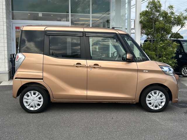 日産 デイズ ルークス X 香川県 2019(平31)年 1.9万km ピンクゴールドM 純正7インチメモリーナビ/フルセグテレビ/DVD再生機能/アラウンドビューモニター/前後ドライブレコーダー/片側パワースライドドア/片側シートバックテーブル/ルーフサーキュレーサー/ETC