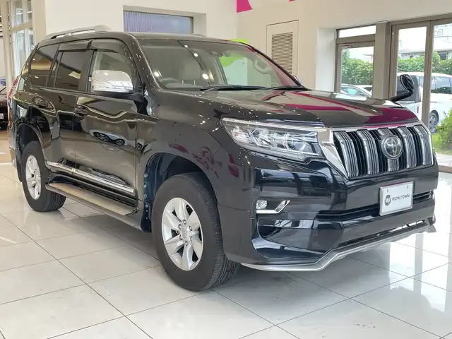 トヨタ ランドクルーザー プラド TX Lパッケージ 埼玉県 2018(平30)年 7.3万km アティチュードブラックマイカ セーフティーセンス/純正SDナビ/　　　CD/DVD/BT/フルセグTV/バックカメラ/レーダークルーズコントロール/LEDオートライト/革シート/シートヒーター/エアシート/パワーシート/純正17インチアルミホイール/ステアリングスイッチ/ETC2.0