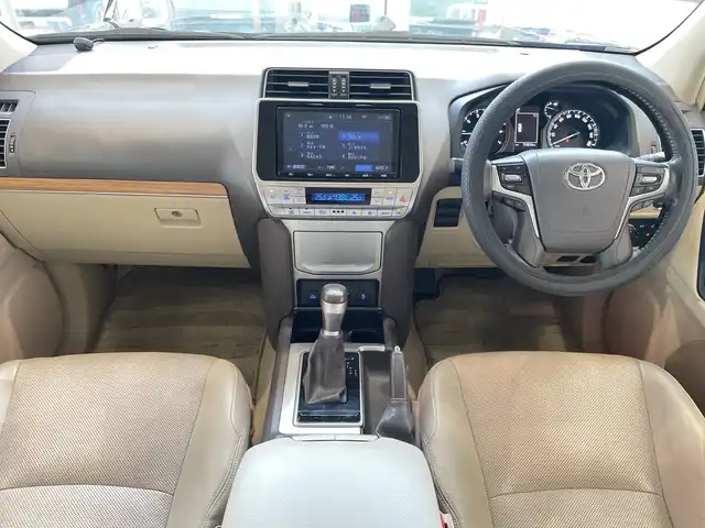 トヨタ ランドクルーザー プラド TX Lパッケージ 埼玉県 2018(平30)年 7.3万km アティチュードブラックマイカ セーフティーセンス/純正SDナビ/　　　CD/DVD/BT/フルセグTV/バックカメラ/レーダークルーズコントロール/LEDオートライト/革シート/シートヒーター/エアシート/パワーシート/純正17インチアルミホイール/ステアリングスイッチ/ETC2.0