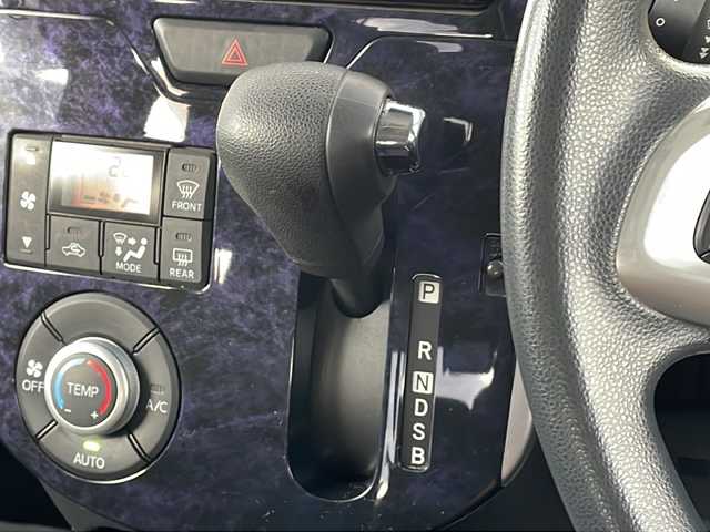 ダイハツ タント カスタム X トップED SA Ⅲ 山形県 2017(平29)年 6.4万km パールホワイトⅢ 禁煙車/4WD/衝突回避支援ブレーキ機能/社外ナビ(AM/FM/BT/TV/CD/DVD)/片側パワースライド/D assist（Ｄアシスト）切替ステアリングスイッチ/アイドリングストップ/シートヒーター/オートマチックハイビーム/ドアバイザー/横滑り防止装置/純正AW14/社外AW14インチスタッドレスタイヤ積込/純正フロアマット/スペアキー(1本)/ETC