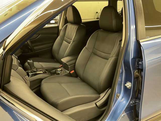 日産 エクストレイル 20S Vセレクション 道央・札幌 2022(令4)年 1.2万km シャイニングブルー ・４WD/・社外ナビ(DVD&CD&BT&フルセグ)/・前後ドライブレコーダー/・フォグランプ/・LEDヘッドライト/・ドアバイザー/・ウインカーミラー/・電動格納ミラー/・アイドリングストップ/・オートライト/・オートエアコン/・バックカメラ/・スマートキー/・社外フロアマット