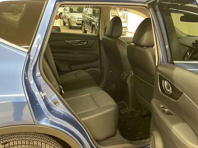 日産 エクストレイル 20S Vセレクション 道央・札幌 2022(令4)年 1.2万km シャイニングブルー ・４WD/・社外ナビ(DVD&CD&BT&フルセグ)/・前後ドライブレコーダー/・フォグランプ/・LEDヘッドライト/・ドアバイザー/・ウインカーミラー/・電動格納ミラー/・アイドリングストップ/・オートライト/・オートエアコン/・バックカメラ/・スマートキー/・社外フロアマット