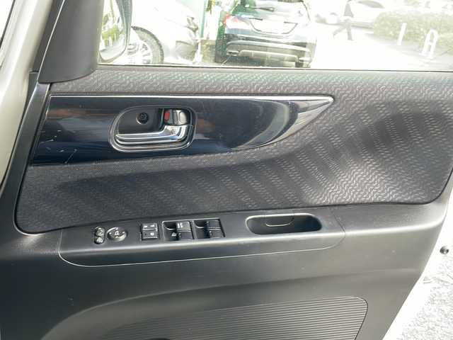 ホンダ Ｎ ＢＯＸ カスタム G SSパッケージ 東京都 2014(平26)年 8.5万km プレミアムホワイトパール 新車時保証書　	/取扱説明書　/シティーブレーキ/社外ナビ/フルセグTV【AVIC-MRZ099】	/SD/CD/DVD/SDREC/BT	/バックカメラ　ETC	/両側パワースライドドア	/HIDライト/Egプッシュスタート/ ストップボタン	/スマートキー	/社外１４インチアルミ