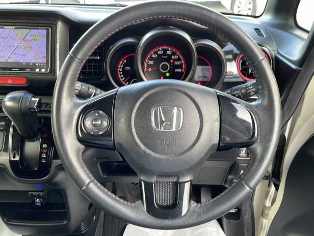 ホンダ Ｎ ＢＯＸ カスタム G SSパッケージ 東京都 2014(平26)年 8.5万km プレミアムホワイトパール 新車時保証書　	/取扱説明書　/シティーブレーキ/社外ナビ/フルセグTV【AVIC-MRZ099】	/SD/CD/DVD/SDREC/BT	/バックカメラ　ETC	/両側パワースライドドア	/HIDライト/Egプッシュスタート/ ストップボタン	/スマートキー	/社外１４インチアルミ