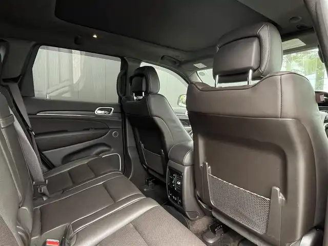 クライスラー・ジープ ジープ グランドチェロキー サミット 長野県 2019(令1)年 5.5万km パール 後期型 /サンルーフ /エアサス /ブラウンレザーシート /ベンチレーション /シートヒーター /ACC /ブラインドスポットモニター/ウッドコンビステアリング /純正ナビ/CarPlay /360°カメラ /スマートエントリー /パワーシート /パワーバックドア