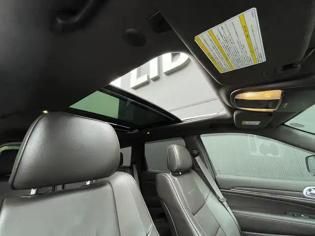 クライスラー・ジープ ジープ グランドチェロキー サミット 長野県 2019(令1)年 5.5万km パール 後期型 /サンルーフ /エアサス /ブラウンレザーシート /ベンチレーション /シートヒーター /ACC /ブラインドスポットモニター/ウッドコンビステアリング /純正ナビ/CarPlay /360°カメラ /スマートエントリー /パワーシート /パワーバックドア