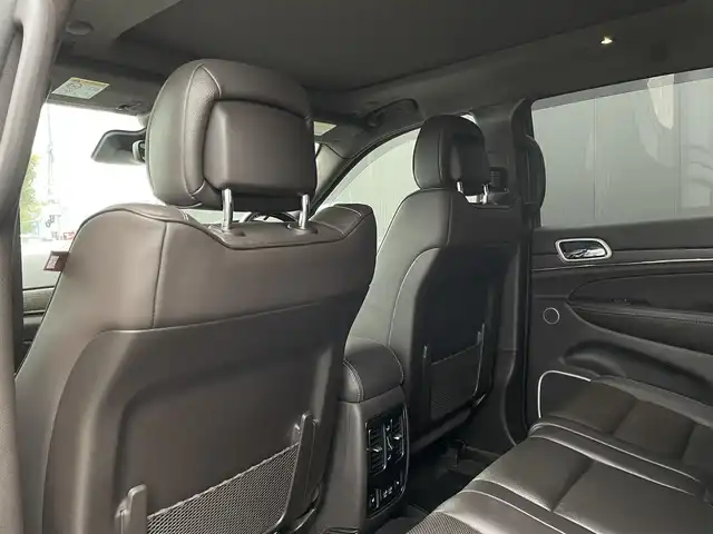 クライスラー・ジープ ジープ グランドチェロキー サミット 長野県 2019(令1)年 5.5万km パール 後期型 /サンルーフ /エアサス /ブラウンレザーシート /ベンチレーション /シートヒーター /ACC /ブラインドスポットモニター/ウッドコンビステアリング /純正ナビ/CarPlay /360°カメラ /スマートエントリー /パワーシート /パワーバックドア