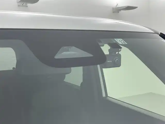 ホンダ ステップワゴン スパーダ 福井県 2022(令4)年 2.6万km プラチナホワイトパール 車いす仕様車3列目乗車（スロープ）/ホンダセンシング/・衝突軽減ブレーキ/・車線逸脱警報機能/・クルーズコントロール（追従有）/純正ナビ/【AM/FM/CD/DVD/Bluetooth/フルセグTV】/バックカメラ/両側パワースライドドア/オートライト/LEDヘッドライド/プッシュスタート/スマートキー/パワーリアゲート/電動サイドブレーキ/ブレーキホールド機能