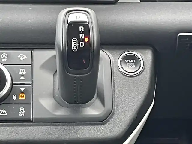 ランドローバー ランドローバー ディフェンダー 110 ダブルオーED 宮城県 2021(令3)年 6万km 黒 ダブルオーＥＤＴ　/ワンオーナー/4WD/純正メモリーナビ/（ＦＭ／ＡＭ／Ｂｌｕｅｔｏｏｔｈ）　/クルーズコントロール　/全方位カメラ　/エレクトロニックエアサスペンションコントロール　/アイドリングストップ　/横滑り防止装置/ベンチレーション/前席シートヒーター/ステアリングヒーター/BSM/ドライブレコーダー（前後型）/スマートキー/プッシュスタート/ETC/背面タイヤ