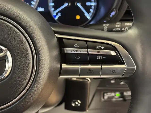 マツダ マツダ３セダン XD ブラックセレクション 群馬県 2025(令7)年 4.2万km ジェットブラックマイカ 安全装備/・衝突軽減ブレーキ/・オートライト/・横滑り防止/・360°カメラ/・ブラインドスポットモニター/・クルーズコントロール/・SOSコール/・コーナーセンサー/メーカー純正ナビ/・AM/FM/フルセグTV/・Bluetooth/SD/USB/・CD/DVD/MSV/HDMI/シートメモリー/前席シートヒーター/ハンドルヒーター/パドルシフト/LEDヘッドライト/電動パーキング/オートホールド/ETC/純正フロアマット/純正ドアバイザー/純正18インチアルミホイール/スマートキー/プッシュスタート