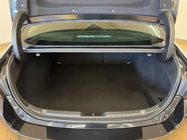 マツダ マツダ３セダン XD ブラックセレクション 群馬県 2025(令7)年 4.2万km ジェットブラックマイカ 安全装備/・衝突軽減ブレーキ/・オートライト/・横滑り防止/・360°カメラ/・ブラインドスポットモニター/・クルーズコントロール/・SOSコール/・コーナーセンサー/メーカー純正ナビ/・AM/FM/フルセグTV/・Bluetooth/SD/USB/・CD/DVD/MSV/HDMI/シートメモリー/前席シートヒーター/ハンドルヒーター/パドルシフト/LEDヘッドライト/電動パーキング/オートホールド/ETC/純正フロアマット/純正ドアバイザー/純正18インチアルミホイール/スマートキー/プッシュスタート