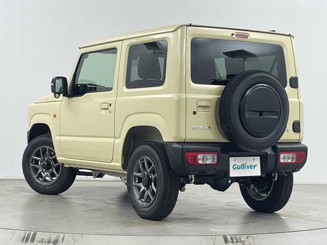 スズキ ジムニー XC 埼玉県 2024(令6)年 0.1千km シフォンアイボリーM 背面タイヤ　/シートヒーター　/衝突軽減システム　/クルーズコントロール　/レーンキープアシスト/後方コーナーセンサー/ダウンヒルアシスト　/純正アルミホイール　/純正フロアマット　/ヘッドライトウォッシャー　/ヒーテッドドアミラー/アイドリングストップ/スマートキー/LEDヘッドライト/フォグランプ/オートライト