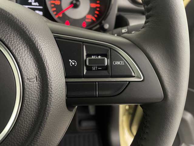 スズキ ジムニー XC 埼玉県 2024(令6)年 0.1千km シフォンアイボリーM 背面タイヤ　/シートヒーター　/衝突軽減システム　/クルーズコントロール　/レーンキープアシスト/後方コーナーセンサー/ダウンヒルアシスト　/純正アルミホイール　/純正フロアマット　/ヘッドライトウォッシャー　/ヒーテッドドアミラー/アイドリングストップ/スマートキー/LEDヘッドライト/フォグランプ/オートライト