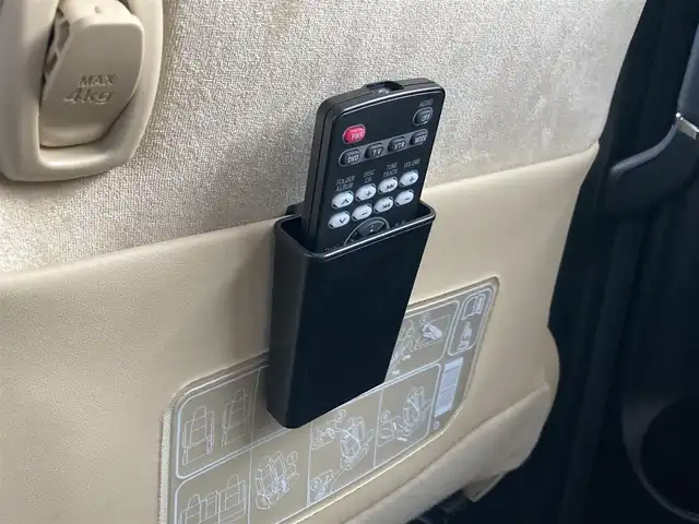 トヨタ ヴェルファイア V 静岡県 2016(平28)年 2.7万km バーニングブラッククリスタルシャインガラスフレーク 純正9インチナビ(NSZT-Y64T)/　AM FM CD DVD Bluetooth SD/フルセグTV/バックモニター/LEDオートヘッドランプ/ハーフレザーシート/運転席パワーシート/クルーズコントロール/前後方クリアランスソナー/両側パワースライドドア/純正17インチアルミホイール/スマートキー2本/ワンオーナー/後席11インチフリップダウンモニター(V11T-R62C)/ビルトインETC