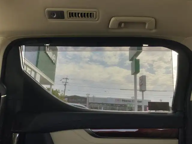 トヨタ ヴェルファイア V 静岡県 2016(平28)年 2.7万km バーニングブラッククリスタルシャインガラスフレーク 純正9インチナビ(NSZT-Y64T)/　AM FM CD DVD Bluetooth SD/フルセグTV/バックモニター/LEDオートヘッドランプ/ハーフレザーシート/運転席パワーシート/クルーズコントロール/前後方クリアランスソナー/両側パワースライドドア/純正17インチアルミホイール/スマートキー2本/ワンオーナー/後席11インチフリップダウンモニター(V11T-R62C)/ビルトインETC