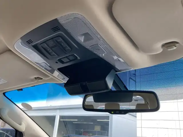 トヨタ ヴェルファイア V 静岡県 2016(平28)年 2.7万km バーニングブラッククリスタルシャインガラスフレーク 純正9インチナビ(NSZT-Y64T)/　AM FM CD DVD Bluetooth SD/フルセグTV/バックモニター/LEDオートヘッドランプ/ハーフレザーシート/運転席パワーシート/クルーズコントロール/前後方クリアランスソナー/両側パワースライドドア/純正17インチアルミホイール/スマートキー2本/ワンオーナー/後席11インチフリップダウンモニター(V11T-R62C)/ビルトインETC