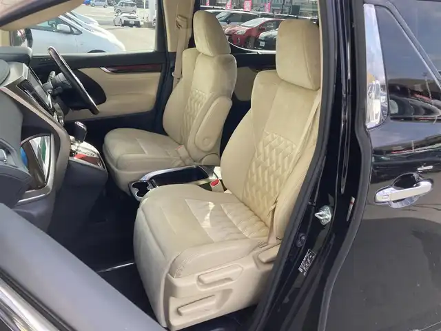 トヨタ ヴェルファイア V 静岡県 2016(平28)年 2.7万km バーニングブラッククリスタルシャインガラスフレーク 純正9インチナビ(NSZT-Y64T)/　AM FM CD DVD Bluetooth SD/フルセグTV/バックモニター/LEDオートヘッドランプ/ハーフレザーシート/運転席パワーシート/クルーズコントロール/前後方クリアランスソナー/両側パワースライドドア/純正17インチアルミホイール/スマートキー2本/ワンオーナー/後席11インチフリップダウンモニター(V11T-R62C)/ビルトインETC