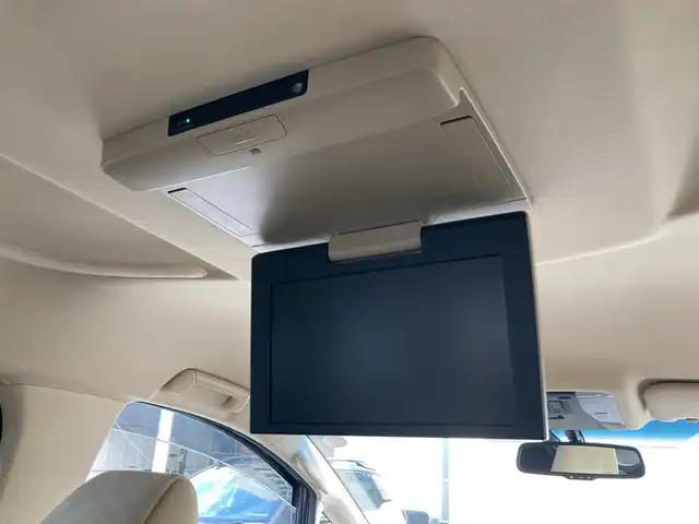 トヨタ ヴェルファイア V 静岡県 2016(平28)年 2.7万km バーニングブラッククリスタルシャインガラスフレーク 純正9インチナビ(NSZT-Y64T)/　AM FM CD DVD Bluetooth SD/フルセグTV/バックモニター/LEDオートヘッドランプ/ハーフレザーシート/運転席パワーシート/クルーズコントロール/前後方クリアランスソナー/両側パワースライドドア/純正17インチアルミホイール/スマートキー2本/ワンオーナー/後席11インチフリップダウンモニター(V11T-R62C)/ビルトインETC