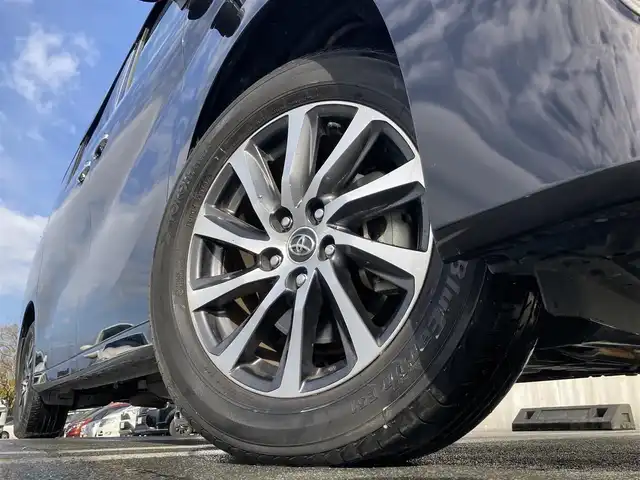 トヨタ ヴェルファイア V 静岡県 2016(平28)年 2.7万km バーニングブラッククリスタルシャインガラスフレーク 純正9インチナビ(NSZT-Y64T)/　AM FM CD DVD Bluetooth SD/フルセグTV/バックモニター/LEDオートヘッドランプ/ハーフレザーシート/運転席パワーシート/クルーズコントロール/前後方クリアランスソナー/両側パワースライドドア/純正17インチアルミホイール/スマートキー2本/ワンオーナー/後席11インチフリップダウンモニター(V11T-R62C)/ビルトインETC