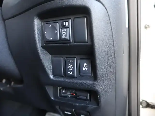 日産 ジューク ニスモ RS 愛知県 2015(平27)年 9.6万km ブリリアントホワイトパール ニスモ専用チューン/純正エアロパーツ/スマートキー×2プッシュスタート/アドバンレーシング18インチアルミホイール/（TC-4）/柿本改マフラー（純正有り）/BLITZ車校調（純正有り）/ニスモ専用シート・フロアマット・スカッフプレート/純正ナビ・フルセグTV・BLUETOOTHオーディオ・DVD・SD（MC314D-W）/バックカメラ/ETC/パドルシフト/純正ディスチャージヘッドライト/純正LEDアクセラリーライナー/オートライト/横滑防止装置/保証書・取扱説明書・ナビ取扱説明書・スペアキー/車検令和8年6月24日/走行距離95673km