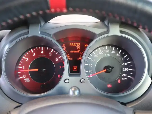 日産 ジューク ニスモ RS 愛知県 2015(平27)年 9.6万km ブリリアントホワイトパール ニスモ専用チューン/純正エアロパーツ/スマートキー×2プッシュスタート/アドバンレーシング18インチアルミホイール/（TC-4）/柿本改マフラー（純正有り）/BLITZ車校調（純正有り）/ニスモ専用シート・フロアマット・スカッフプレート/純正ナビ・フルセグTV・BLUETOOTHオーディオ・DVD・SD（MC314D-W）/バックカメラ/ETC/パドルシフト/純正ディスチャージヘッドライト/純正LEDアクセラリーライナー/オートライト/横滑防止装置/保証書・取扱説明書・ナビ取扱説明書・スペアキー/車検令和8年6月24日/走行距離95673km