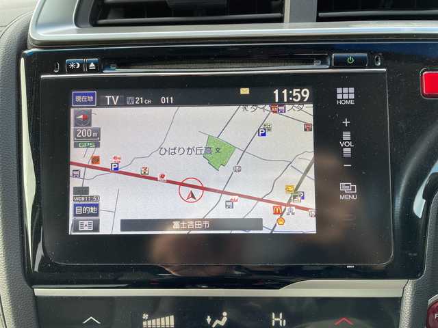 ホンダ フィット ハイブリット Fパッケージ 山梨県 2013(平25)年 4.7万km ティンテッドシルバーM 福祉車　/純正ＨＤＤナビ　/フルセグＴＶ　/バックカメラ　/純正ビルトインＥＴＣ　/Ｂｌｕｅｔｏｏｔｈ／ＵＳＢ　/ドラレコ　/純正フロアマット　/ＡＢＳ　/横滑り防止装置　/盗難防止装置　/オートライト　/Ｗエアバッグ