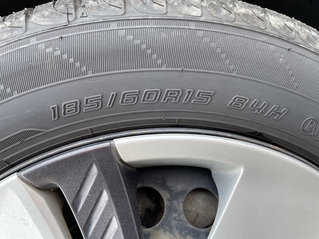 ホンダ フィット ハイブリット Fパッケージ 山梨県 2013(平25)年 4.7万km ティンテッドシルバーM 福祉車　/純正ＨＤＤナビ　/フルセグＴＶ　/バックカメラ　/純正ビルトインＥＴＣ　/Ｂｌｕｅｔｏｏｔｈ／ＵＳＢ　/ドラレコ　/純正フロアマット　/ＡＢＳ　/横滑り防止装置　/盗難防止装置　/オートライト　/Ｗエアバッグ