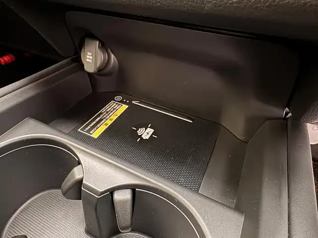 ホンダ ＺＲ－Ｖ Z 兵庫県 2022(令4)年 0.8万km クリスタルブラックパール 純正メモリナビ/（BT、フルセグ、ＵＳＢ）/純正ＤＡ/スマートフォン連携/ワイヤレス充電/BOSEサウンド/ドライブレコーダー/アラウンドビューモニター/パドルシフト/レザーシート/パワーシート/シートヒーター/ハンズフリーバックドア/ACC/PCS/LKA/BSM/ステアリングヒーター/ビルトインETC2.0/LEDヘッドライト/オートハイビーム/スペアキー×１/純正フロアマット/純正ドアバイザー/純正18インチAW