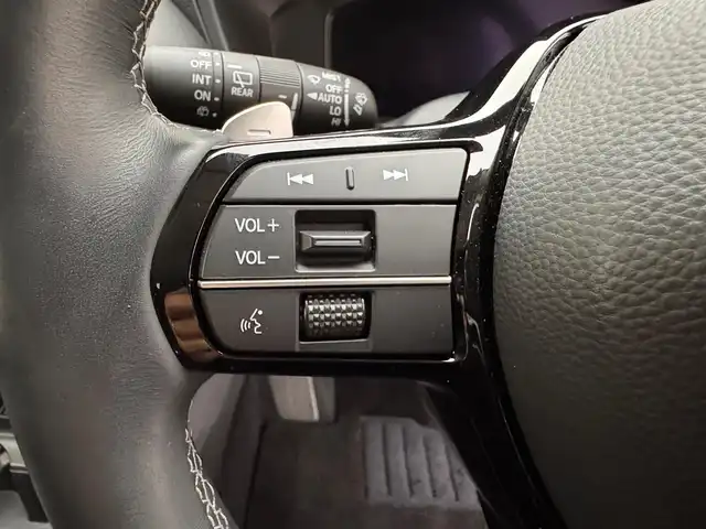 ホンダ ＺＲ－Ｖ Z 兵庫県 2022(令4)年 0.8万km クリスタルブラックパール 純正メモリナビ/（BT、フルセグ、ＵＳＢ）/純正ＤＡ/スマートフォン連携/ワイヤレス充電/BOSEサウンド/ドライブレコーダー/アラウンドビューモニター/パドルシフト/レザーシート/パワーシート/シートヒーター/ハンズフリーバックドア/ACC/PCS/LKA/BSM/ステアリングヒーター/ビルトインETC2.0/LEDヘッドライト/オートハイビーム/スペアキー×１/純正フロアマット/純正ドアバイザー/純正18インチAW