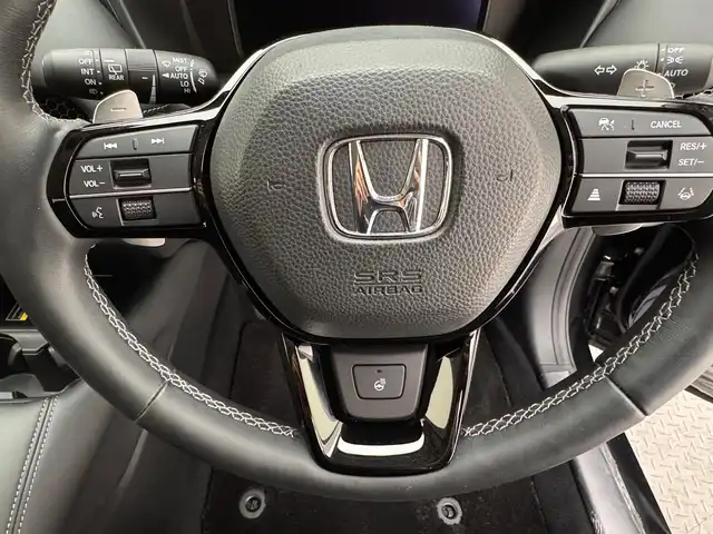 ホンダ ＺＲ－Ｖ Z 兵庫県 2022(令4)年 0.8万km クリスタルブラックパール 純正メモリナビ/（BT、フルセグ、ＵＳＢ）/純正ＤＡ/スマートフォン連携/ワイヤレス充電/BOSEサウンド/ドライブレコーダー/アラウンドビューモニター/パドルシフト/レザーシート/パワーシート/シートヒーター/ハンズフリーバックドア/ACC/PCS/LKA/BSM/ステアリングヒーター/ビルトインETC2.0/LEDヘッドライト/オートハイビーム/スペアキー×１/純正フロアマット/純正ドアバイザー/純正18インチAW